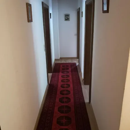 Vakantiehuis Charming Next To The Lift *