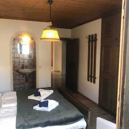 Charming Next To The Lift Vakantiehuis *