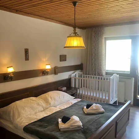 Vakantiehuis Charming Next To The Lift *