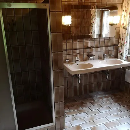 Charming Next To The Lift Vakantiehuis